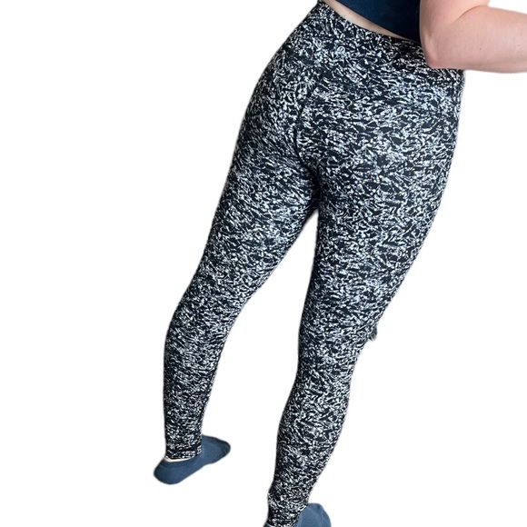 Lululemon | Wunder Under Leggings 6 Patterned - Picture 8 of 14